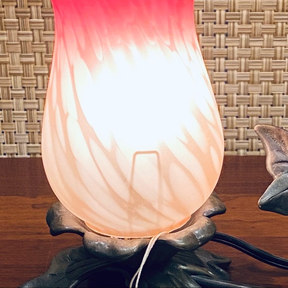 SOLD🌟HP🌟VTG 1990 Bronze Cherub Art Glass Memory Lamp - Picture 4 of 12